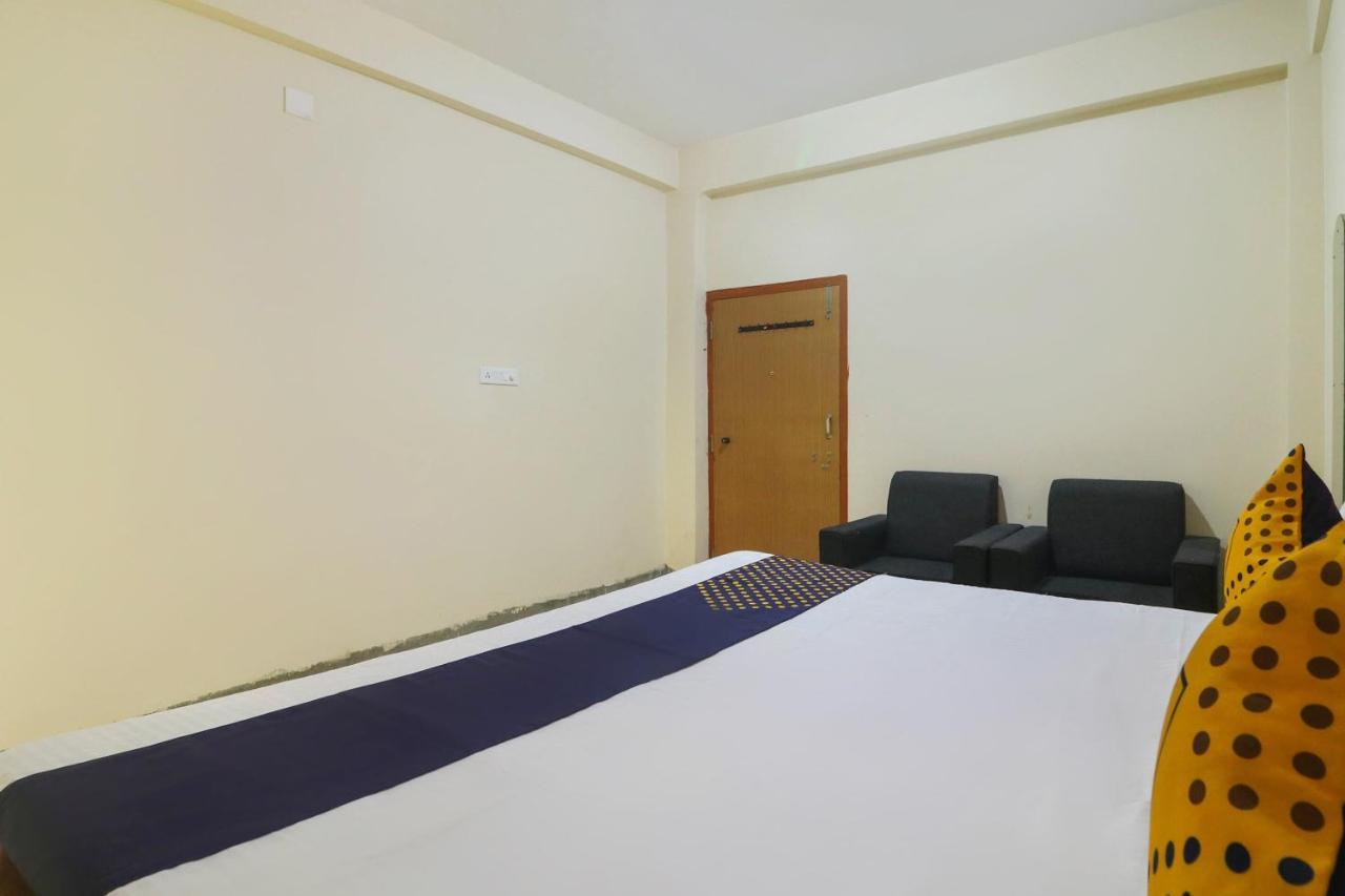 Hôtel Spot On 68151 Prafulla Palace à Jatani Extérieur photo
